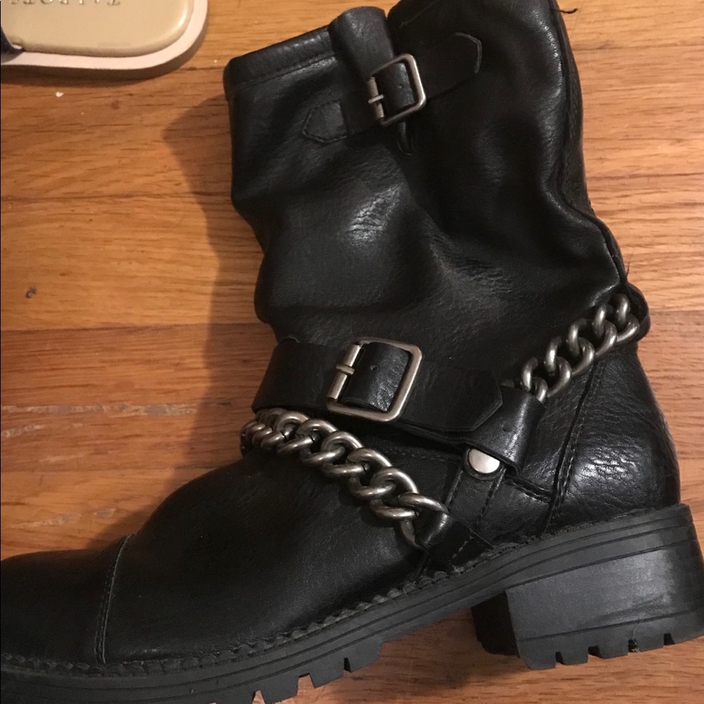 Kendall & Kylie buckle n chain boots.
